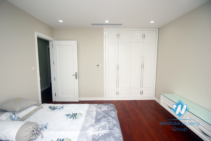 A 3 bedroom apartment for rent in Vinhome Nguyen Chi Thanh